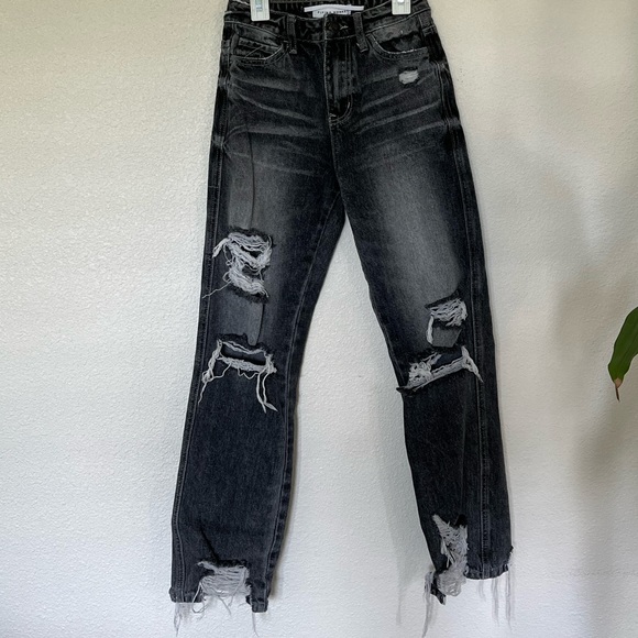 Buckle, 23 - Picture 1 of 3